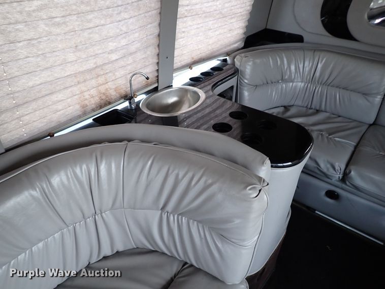 image for item IN9675 1998 Ford E450 Econoline  party bus