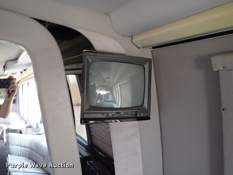 image for item IN9675 1998 Ford E450 Econoline  party bus