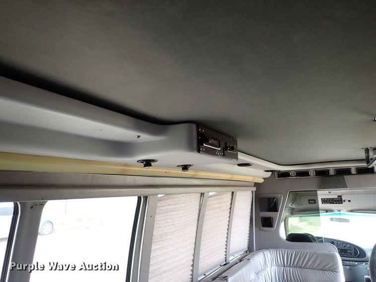 image for item IN9675 1998 Ford E450 Econoline  party bus
