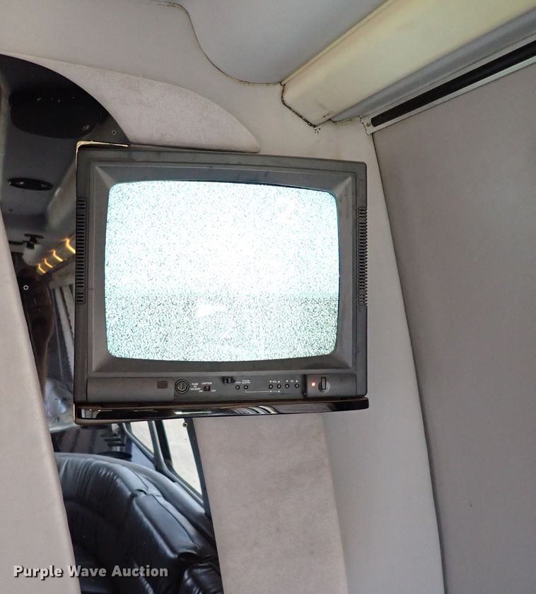 image for item IN9675 1998 Ford E450 Econoline  party bus