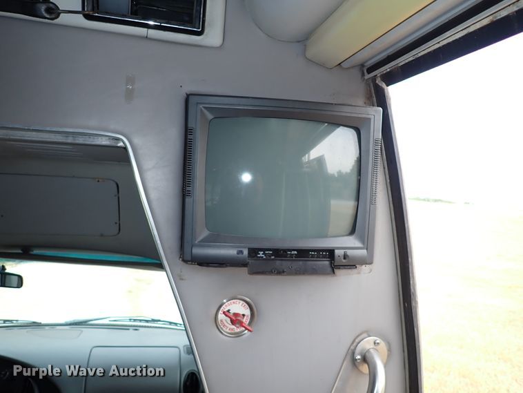 image for item IN9675 1998 Ford E450 Econoline  party bus