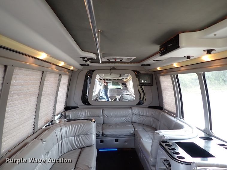 image for item IN9675 1998 Ford E450 Econoline  party bus