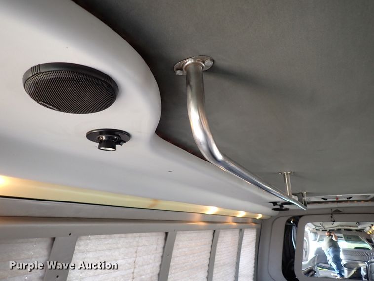 image for item IN9675 1998 Ford E450 Econoline  party bus