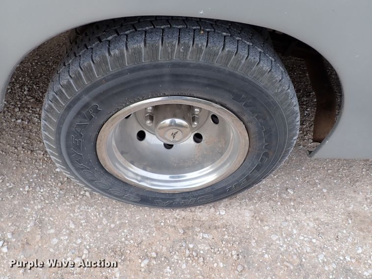 image for item IN9675 1998 Ford E450 Econoline  party bus