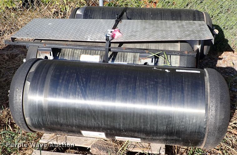 image for item IN9745 (3) CNG tanks