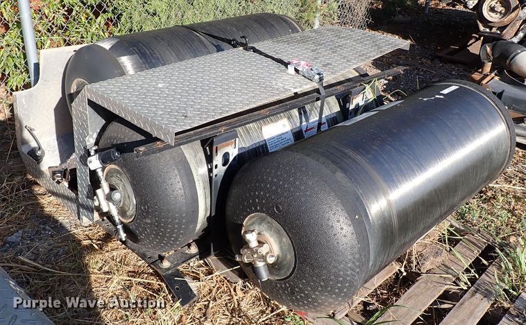 image for item IN9745 (3) CNG tanks