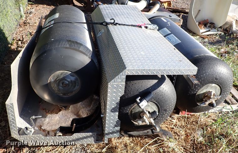 image for item IN9745 (3) CNG tanks