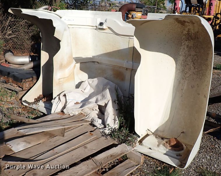 image for item IN9746 Mack R semi truck hood