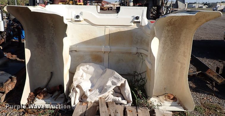 image for item IN9746 Mack R semi truck hood