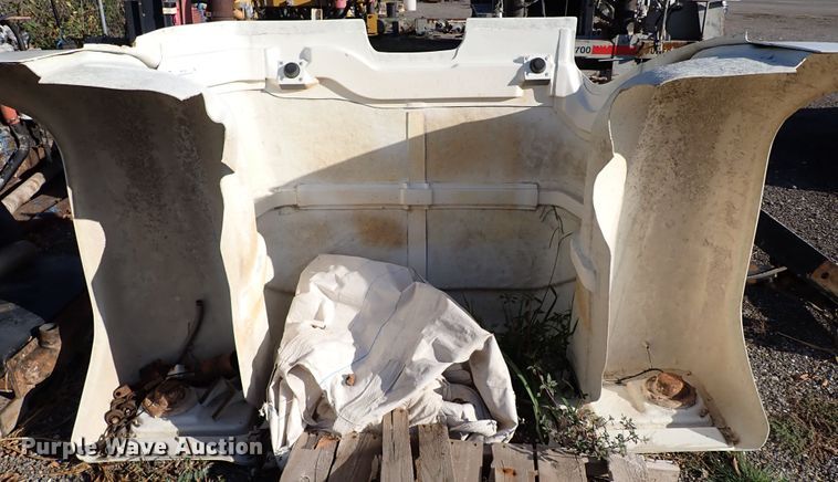 image for item IN9746 Mack R semi truck hood