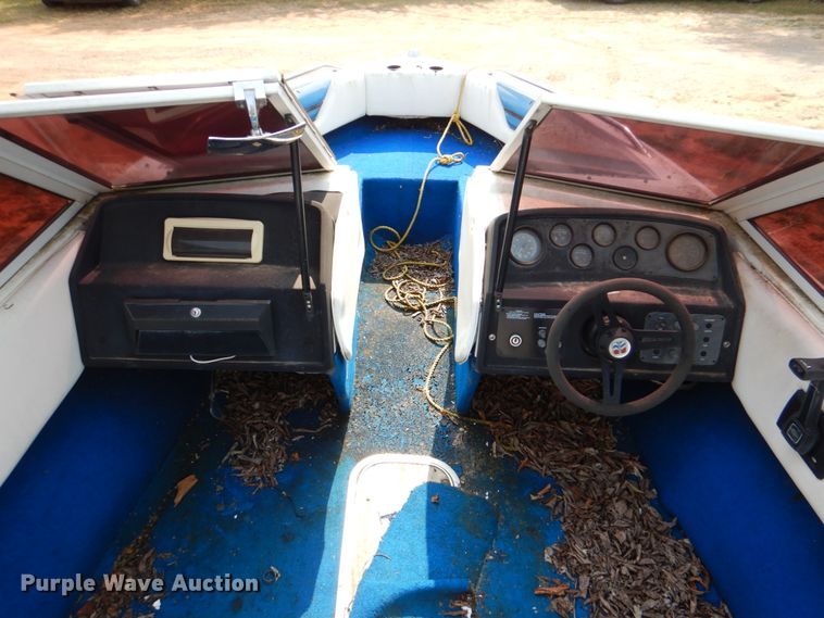 image for item IR9041 1990 Renken 2000  boat