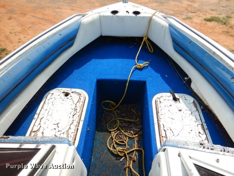 image for item IR9041 1990 Renken 2000  boat