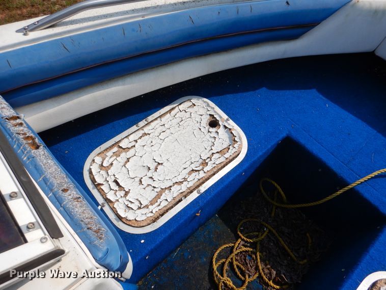 image for item IR9041 1990 Renken 2000  boat