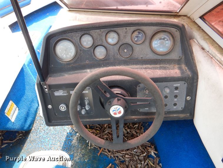 image for item IR9041 1990 Renken 2000  boat