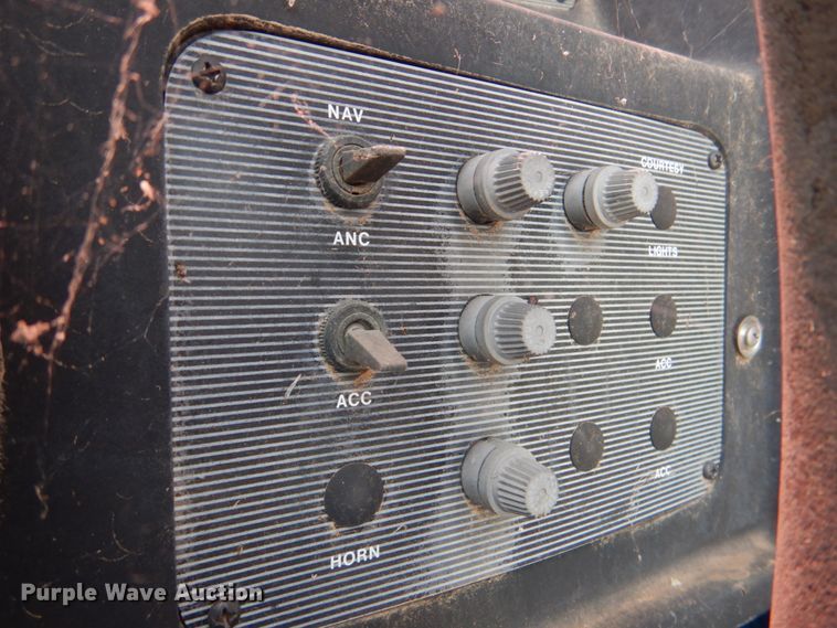 image for item IR9041 1990 Renken 2000  boat