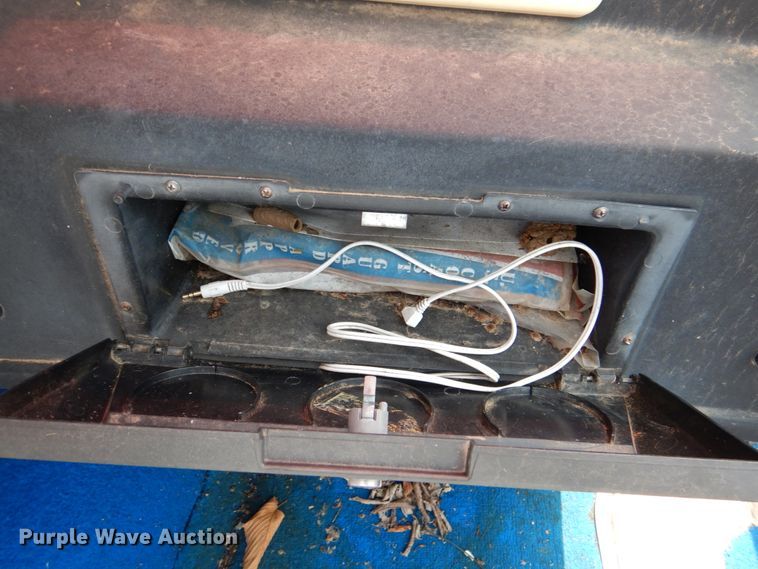 image for item IR9041 1990 Renken 2000  boat