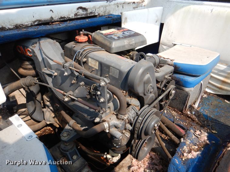 image for item IR9041 1990 Renken 2000  boat