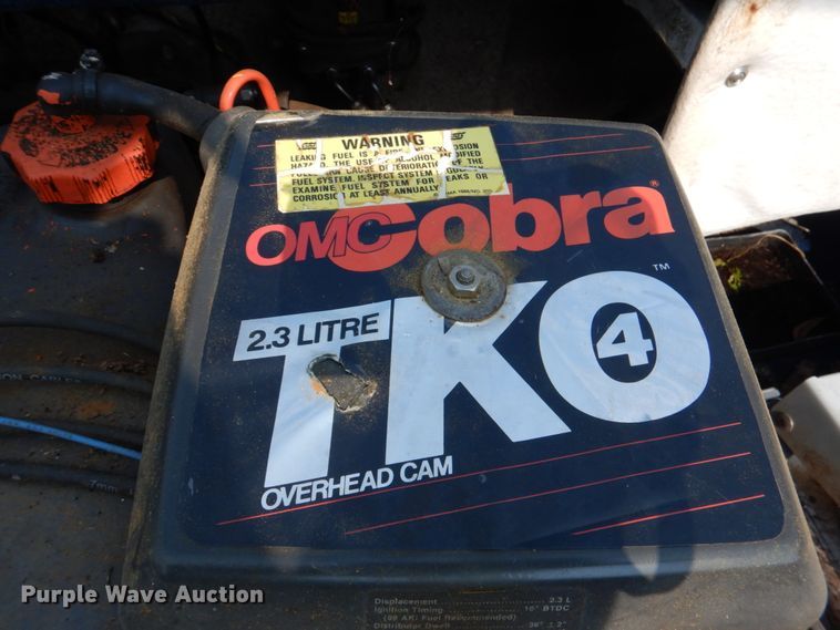 image for item IR9041 1990 Renken 2000  boat