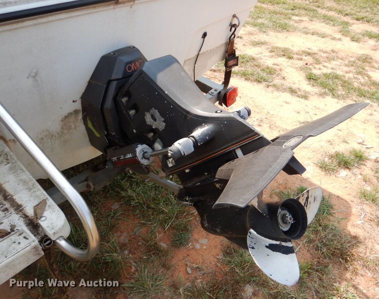 image for item IR9041 1990 Renken 2000  boat