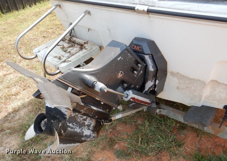 image for item IR9041 1990 Renken 2000  boat