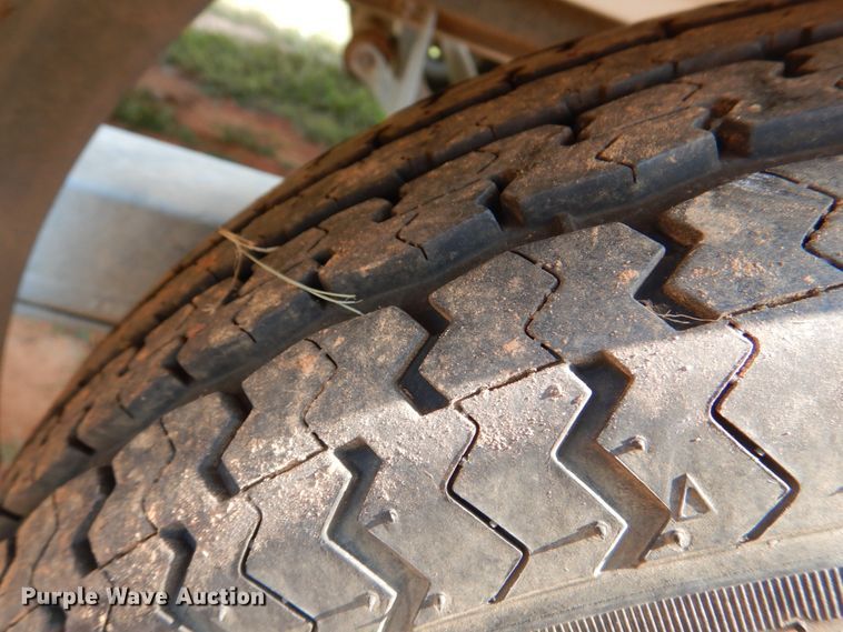 image for item IR9041 1990 Renken 2000  boat