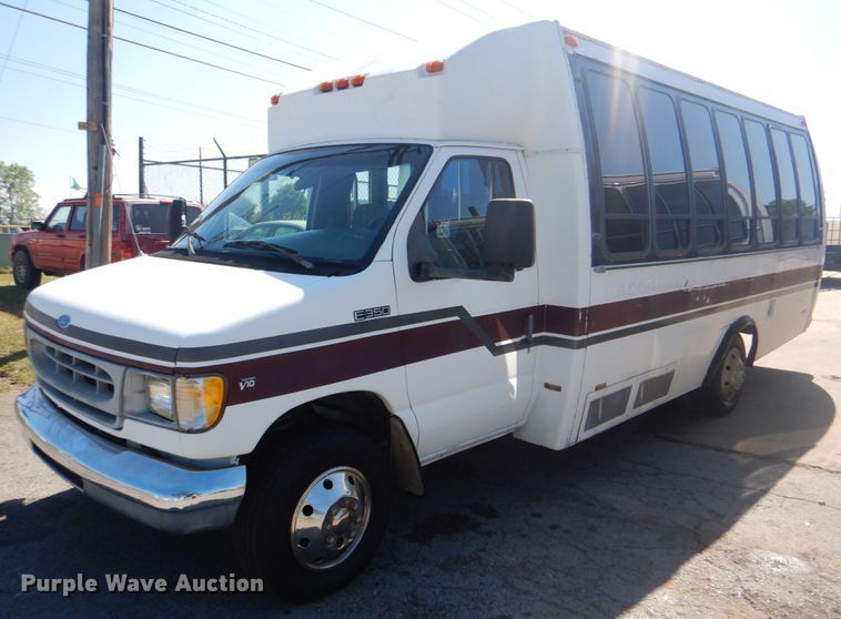image for item IR9189 1997 Ford Econoline E350  shuttle bus