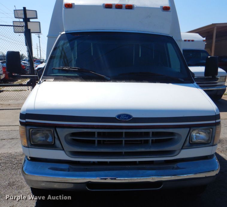 image for item IR9189 1997 Ford Econoline E350  shuttle bus