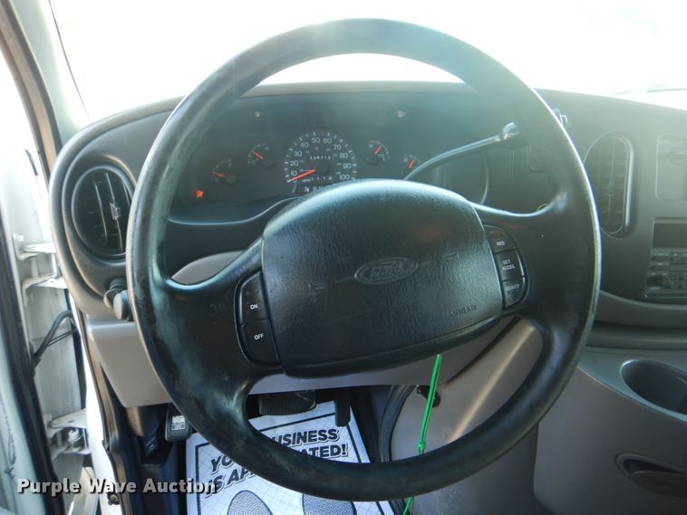 image for item IR9189 1997 Ford Econoline E350  shuttle bus