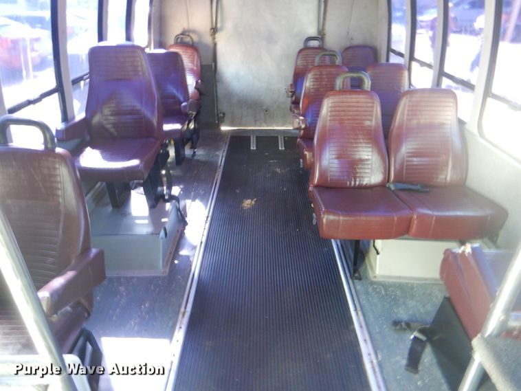 image for item IR9189 1997 Ford Econoline E350  shuttle bus