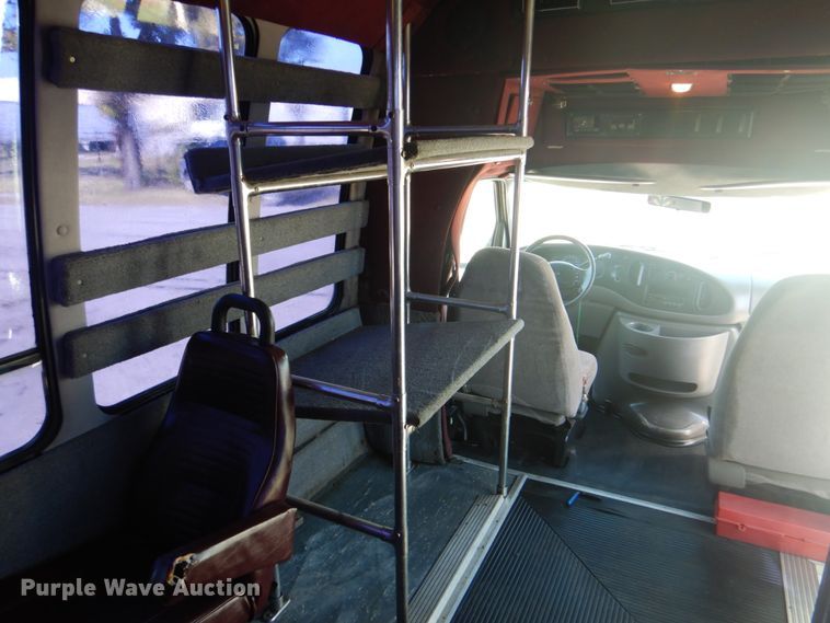 image for item IR9189 1997 Ford Econoline E350  shuttle bus