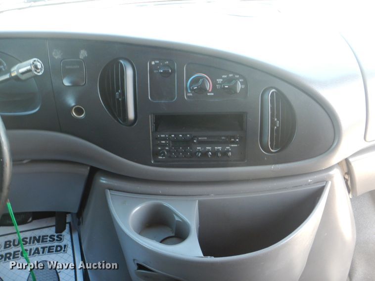 image for item IR9189 1997 Ford Econoline E350  shuttle bus