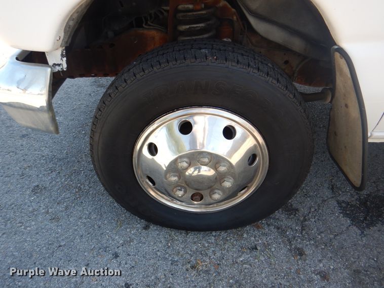 image for item IR9189 1997 Ford Econoline E350  shuttle bus