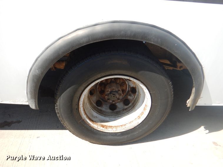 image for item IR9189 1997 Ford Econoline E350  shuttle bus