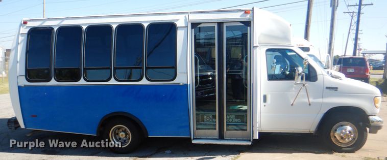 image for item IR9195 1996 Ford Econoline E350  shuttle bus