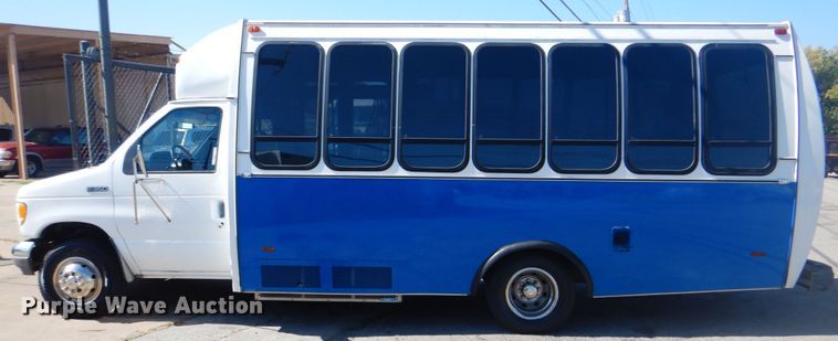 image for item IR9195 1996 Ford Econoline E350  shuttle bus