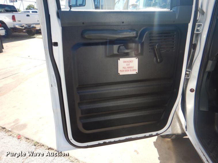 image for item IR9195 1996 Ford Econoline E350  shuttle bus