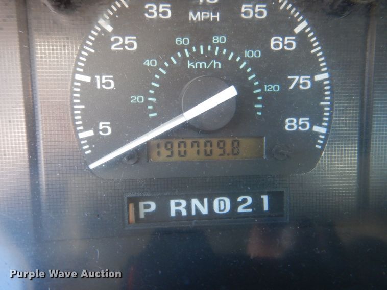 image for item IR9195 1996 Ford Econoline E350  shuttle bus