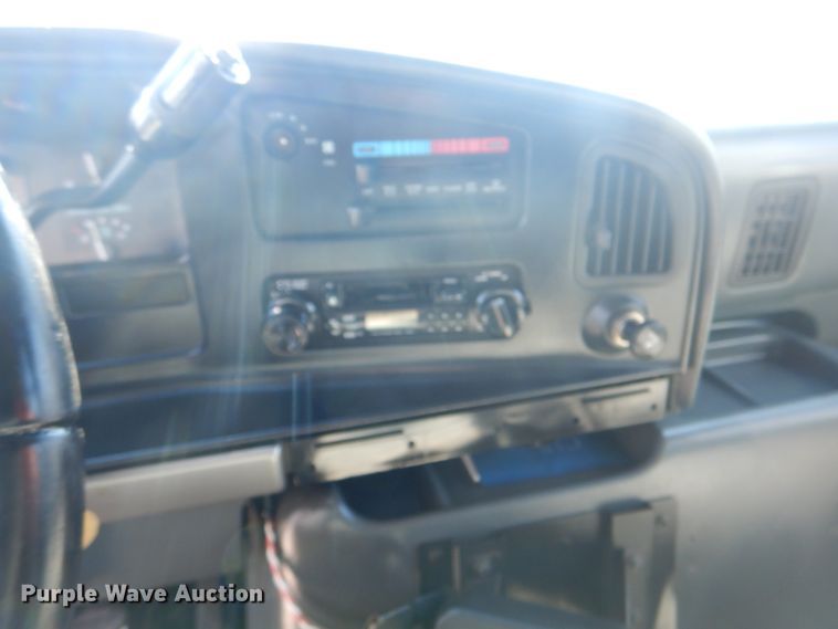 image for item IR9195 1996 Ford Econoline E350  shuttle bus