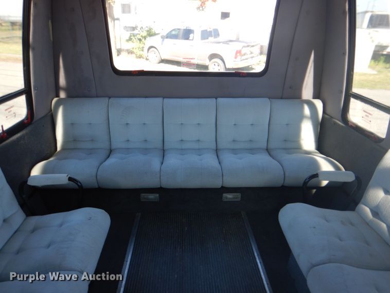 image for item IR9195 1996 Ford Econoline E350  shuttle bus