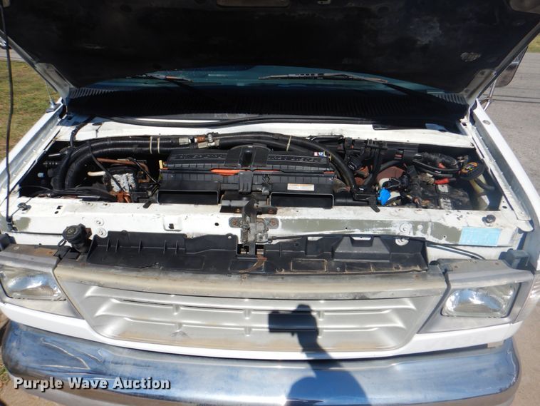 image for item IR9195 1996 Ford Econoline E350  shuttle bus