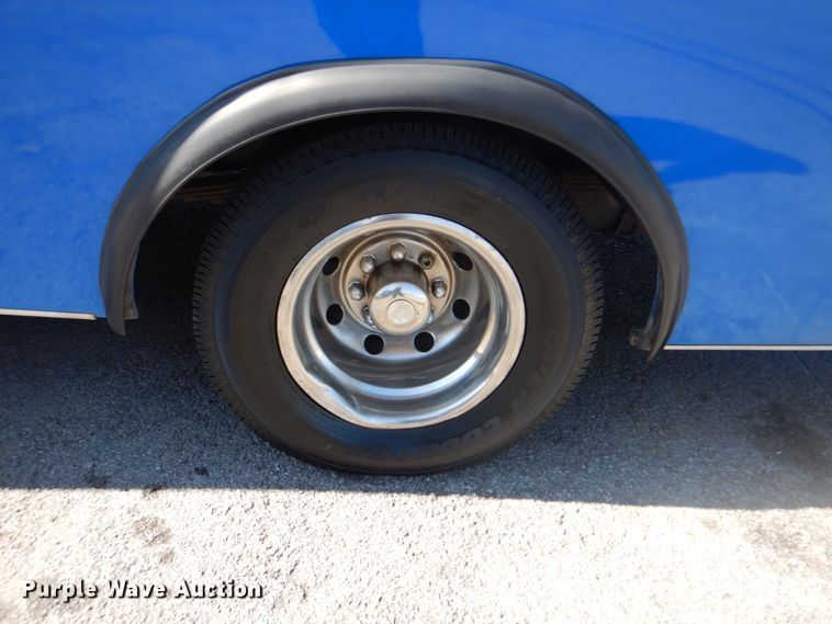 image for item IR9195 1996 Ford Econoline E350  shuttle bus