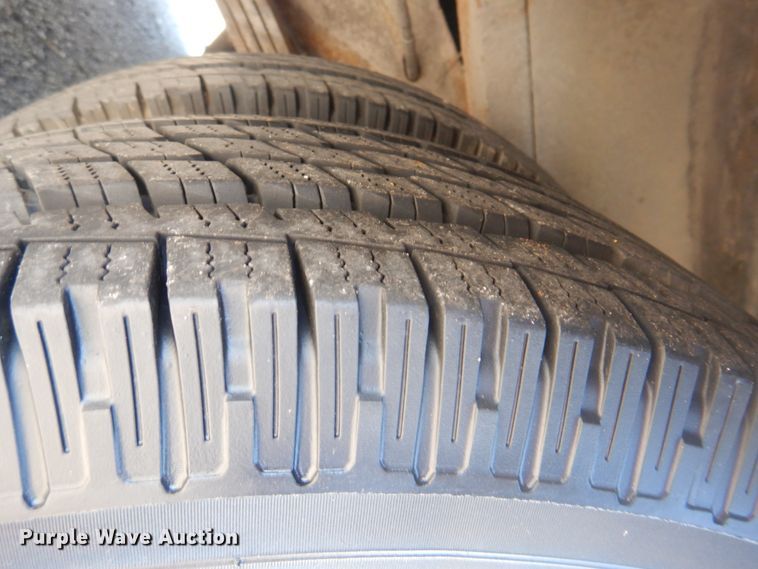 image for item IR9195 1996 Ford Econoline E350  shuttle bus