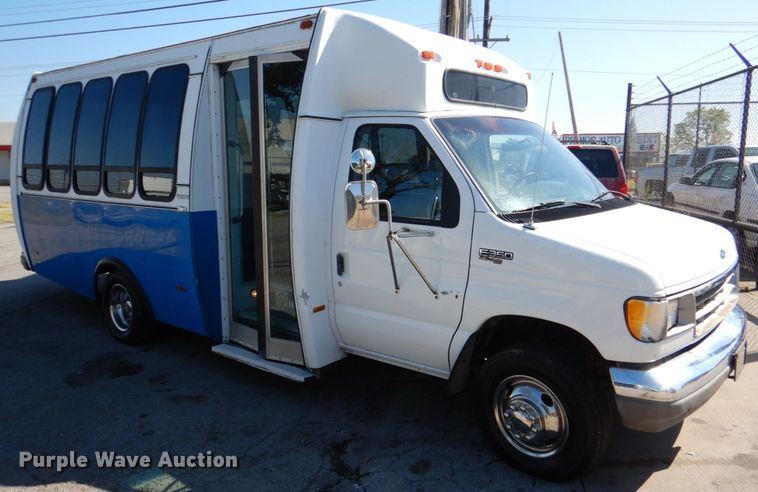 image for item IR9196 1996 Ford Econoline E350  shuttle bus