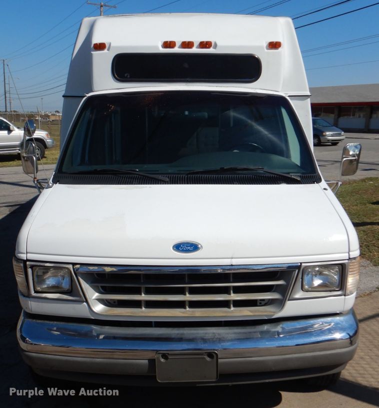 image for item IR9196 1996 Ford Econoline E350  shuttle bus