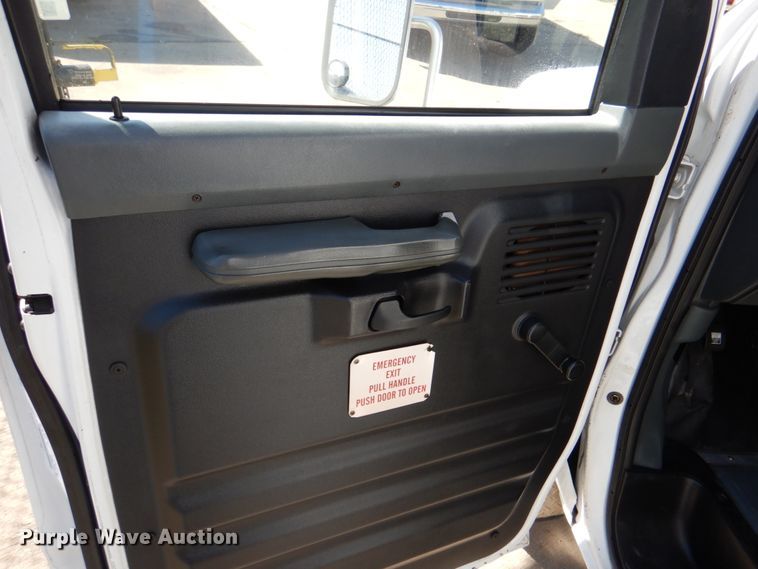 image for item IR9196 1996 Ford Econoline E350  shuttle bus