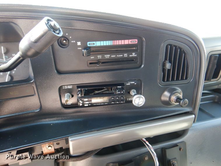 image for item IR9196 1996 Ford Econoline E350  shuttle bus