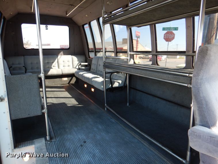 image for item IR9196 1996 Ford Econoline E350  shuttle bus