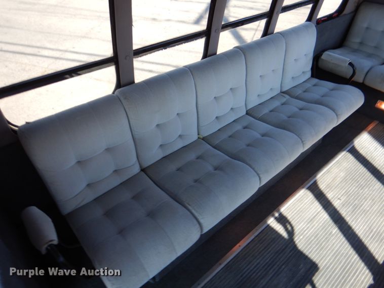 image for item IR9196 1996 Ford Econoline E350  shuttle bus