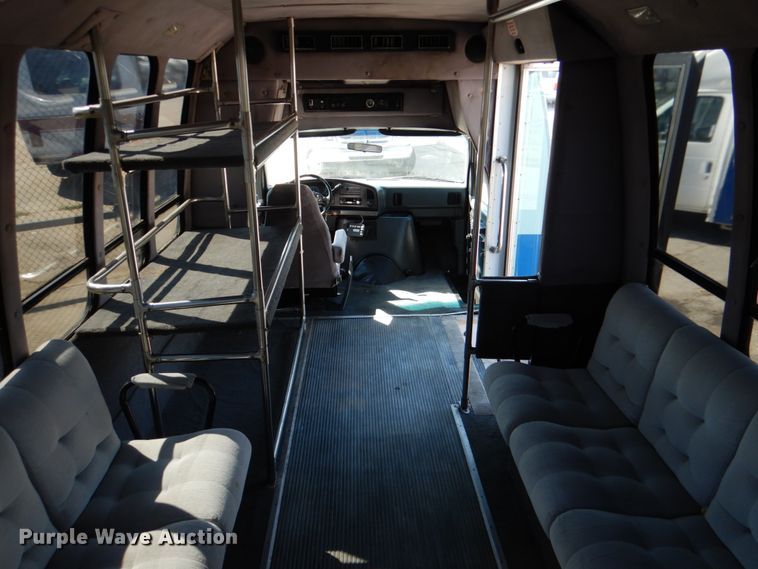 image for item IR9196 1996 Ford Econoline E350  shuttle bus