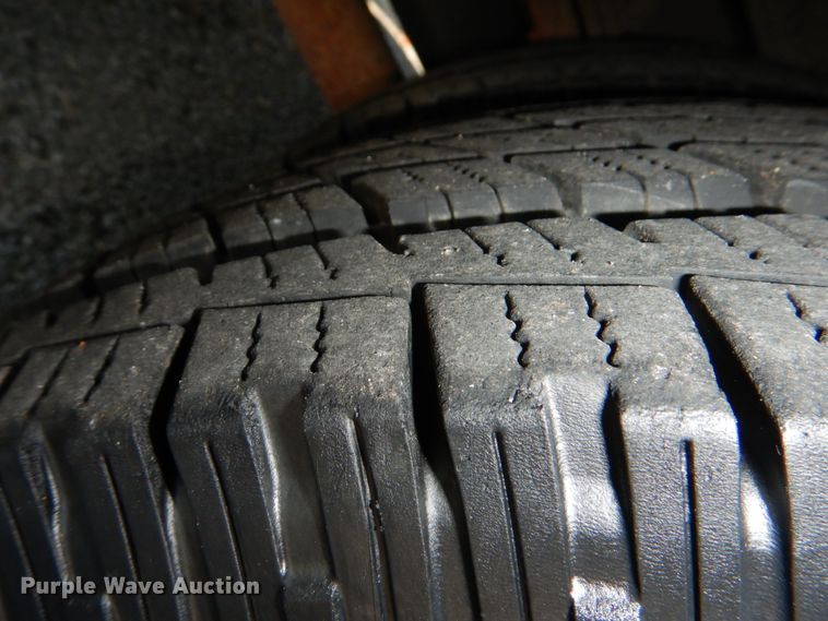 image for item IR9196 1996 Ford Econoline E350  shuttle bus